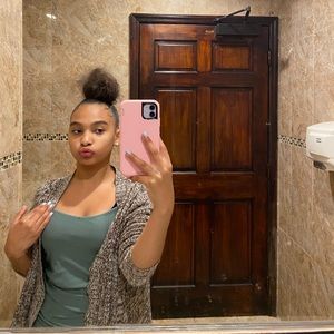 Meet your Posher, Esterlyn